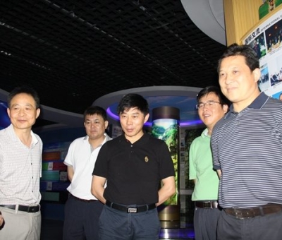 九江市食品藥品監(jiān)督管理局李廣欣局長(zhǎng)蒞臨仙客來(lái)公司視察調(diào)研