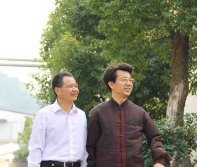 中國(guó)食用菌協(xié)會(huì)創(chuàng)新發(fā)展模式課題組組長(zhǎng)趙中良蒞臨仙客來公司調(diào)研創(chuàng)新發(fā)展模式課題實(shí)施情況并轉(zhuǎn)達(dá)全國(guó)政協(xié)副主席阿不來提?阿不都熱西提的問候