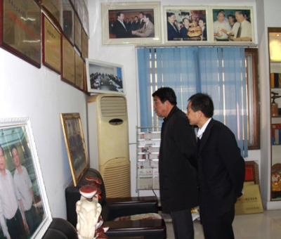 九江縣委書(shū)記徐耀純蒞臨仙客來(lái)公司指導(dǎo)工作