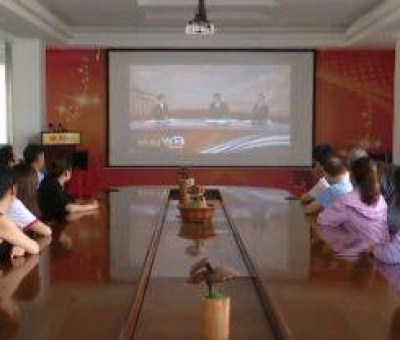 不忘初心  逐夢前行-仙客來組織干部職工學習貫徹兩會精神